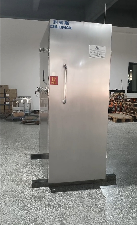 上?？蛻舳ㄖ?0KG熟食真空速冷機出貨！